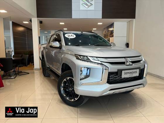 MITSUBISHI L200 TRITON 2.4 16V TURBO DIESEL SPORT HPE CD 4P 4X4 AUTOMÁTICO MITSUBISHI L200 TRITON 2.4 16V TURBO DIESEL SPORT HPE CD 4P 4X4 AUTOMÁTICO